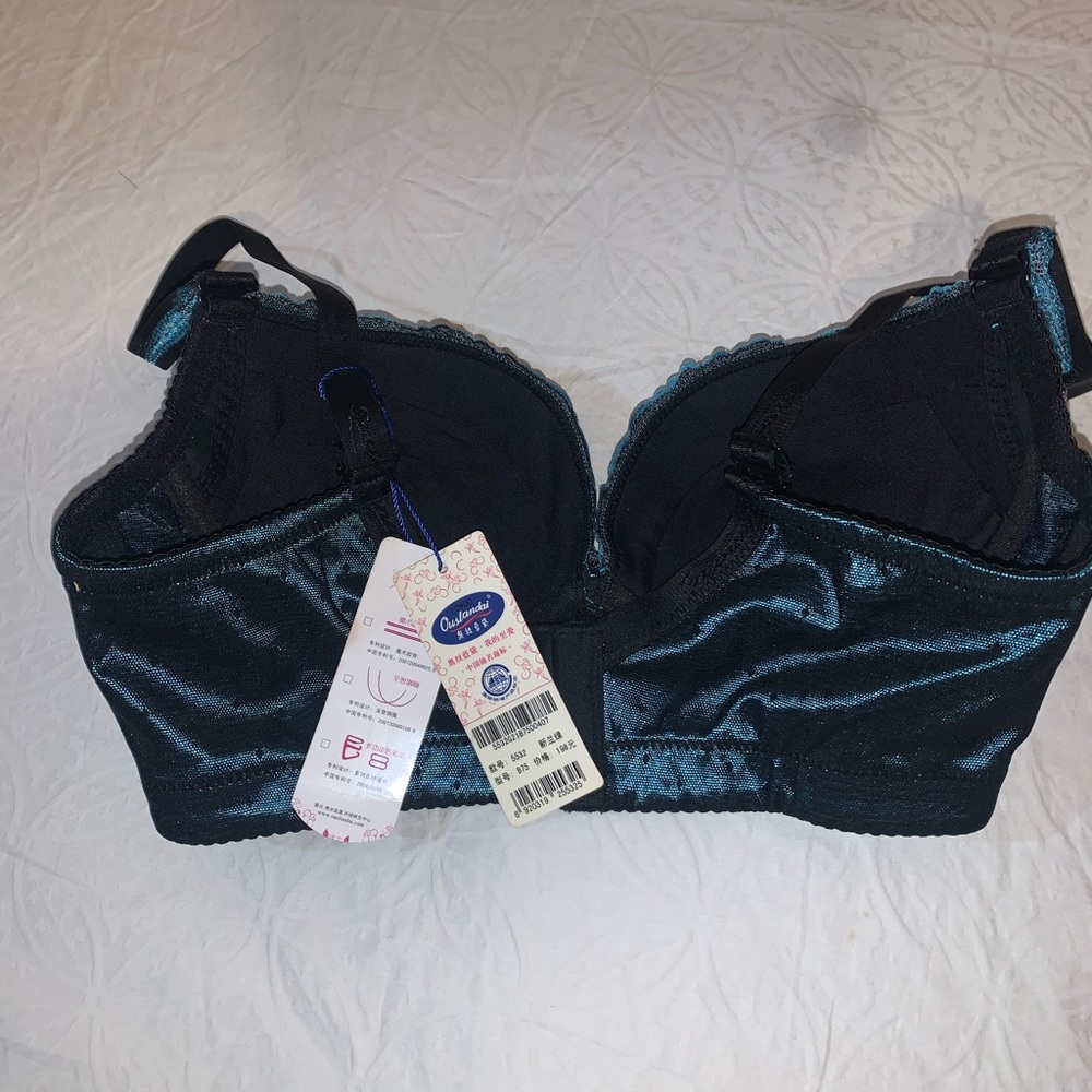 Bras - Picture 5 of 5